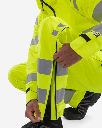 300332-130-F130_modelclose-up02.png
