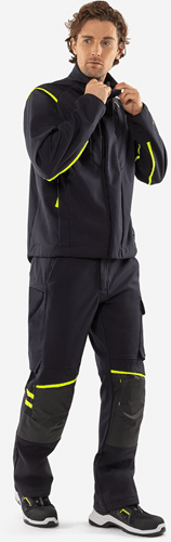 300488-557-F557_modelback02.png