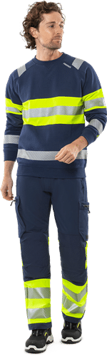 301030-171-F171_modelback02.png
