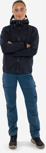 131302-546-F546_modelfront02.png