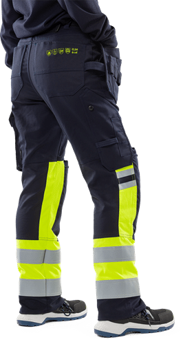 301780-171-F171_modelback01.png