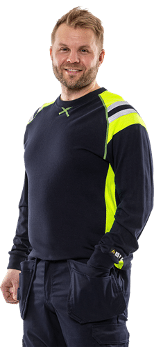 111842-540-F540_modelfront01.png 111842-540-F540_modelfront01.png